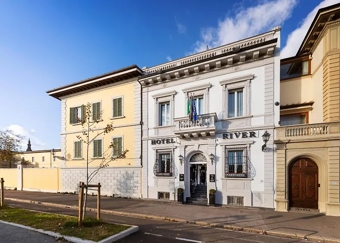 Lhp River & SpaSpa Hotel